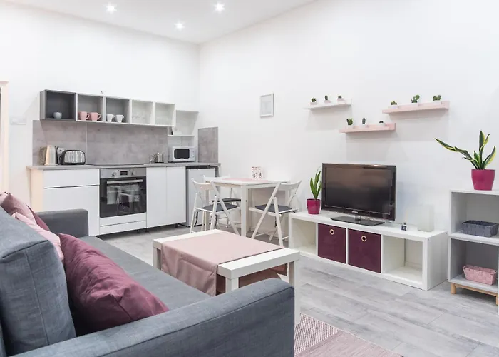 Maja\'S Sweet Little Home With Free Parking And Air Condition