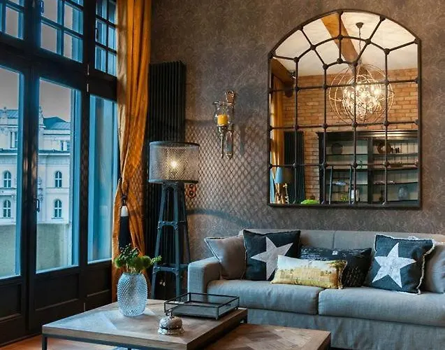 Luxury Brick & Bliss Loft On Iconic Square