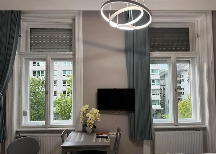 Diamond Apartments Near Gozsdu Udvar