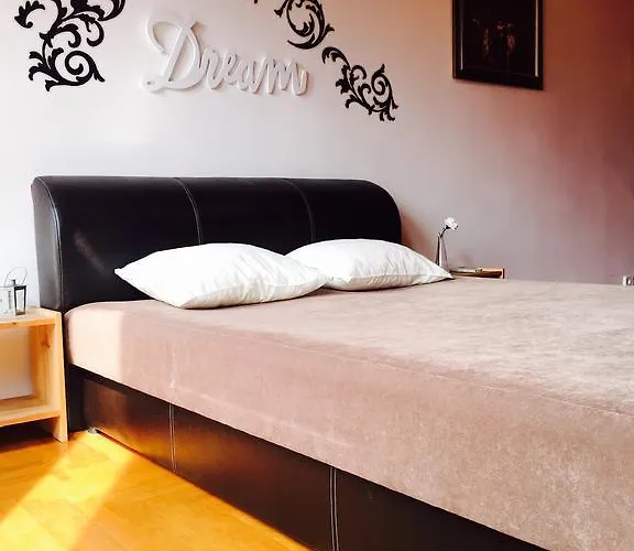 Central Gozsdu Apartment