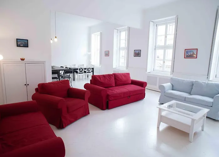 Splendid Trees Apartment