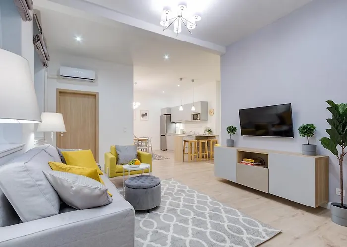 Rozsa Apartments