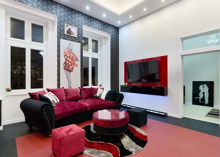 Red Passion Deluxe Home At Gozsdu