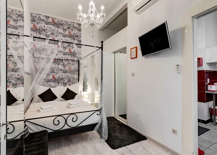 Sweet Dreams At King Street Silver