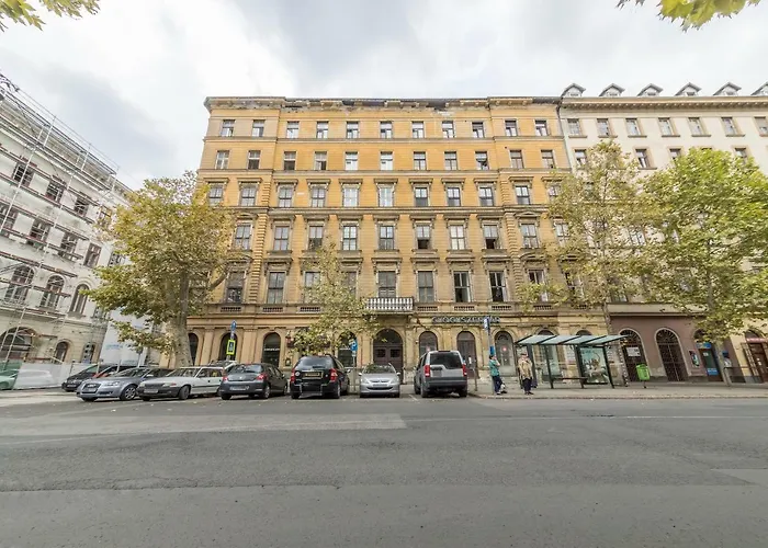 Atlanta Apartment Is In The Heart Of Budapest