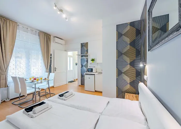 Parking, Ac, Wifi 2 Room Apartment In The Center