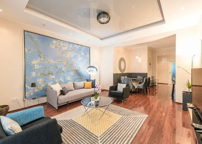 Oasis Apartments - Liberty Bridge