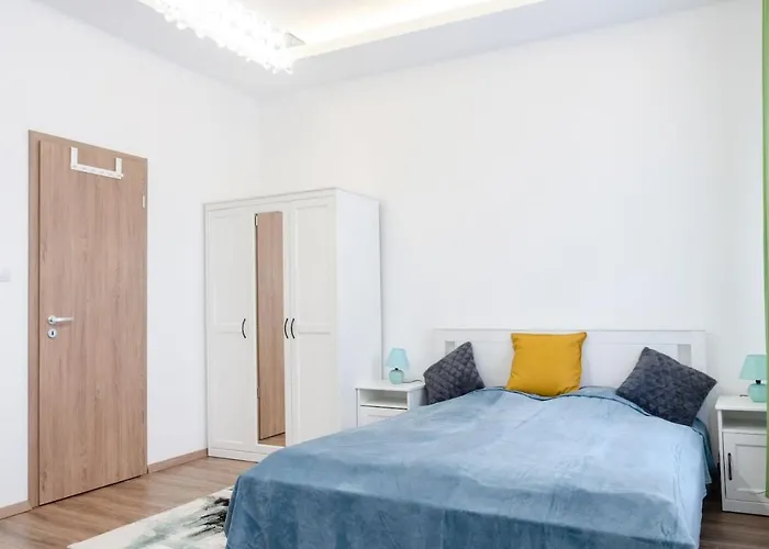 3 En Suit Bedroom Flat In The Main Centre For 6Ppl, 3Bdr,3Bthr,Ac
