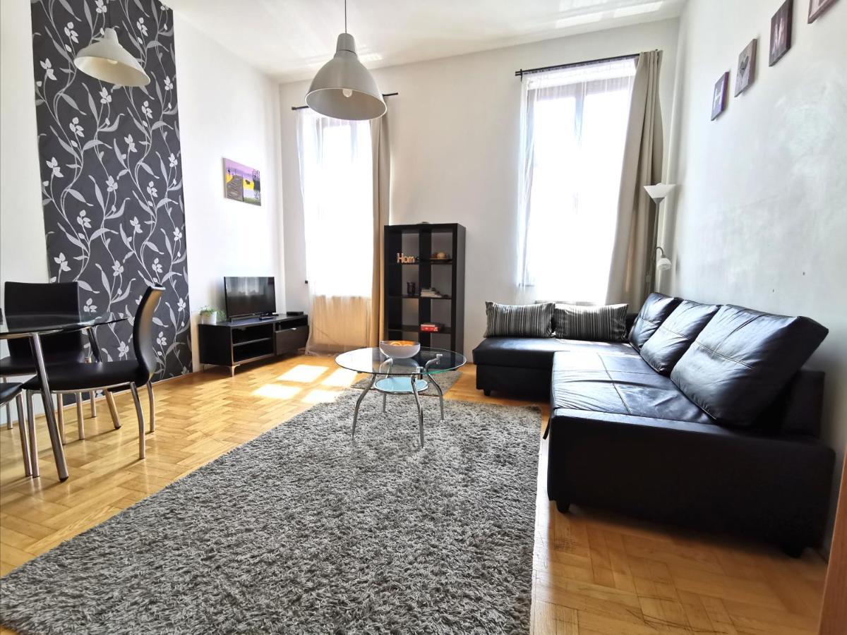 Gozsdu Apartamento *