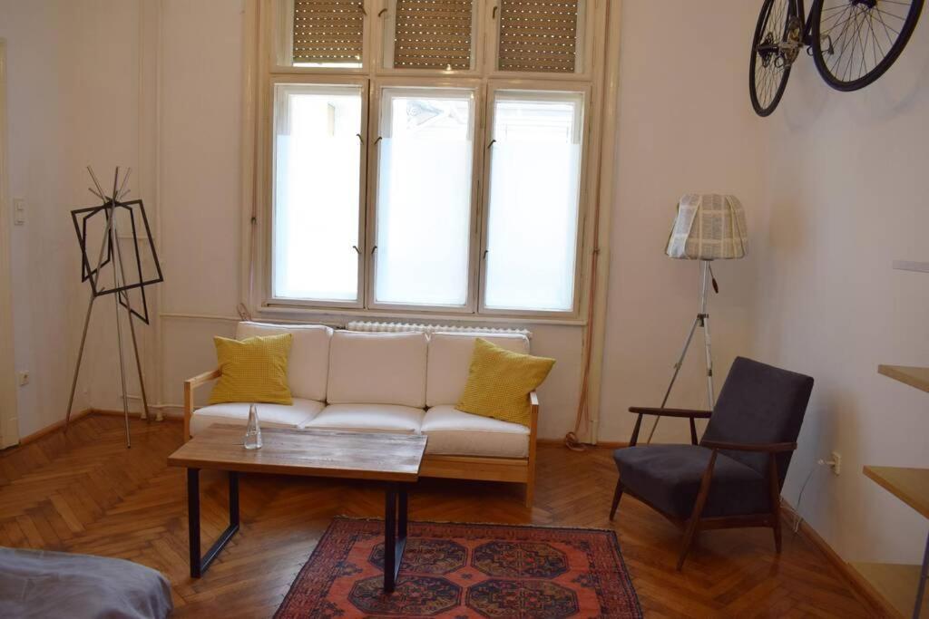 Cosy Just Next To Parliament Apartamento