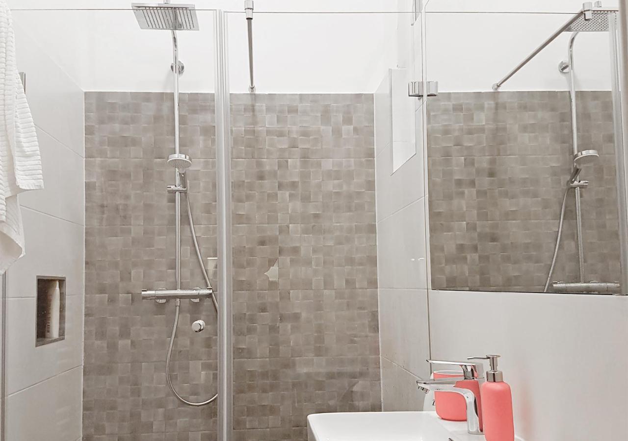 Apartamento Luxury New With Gallery At Dob Street Nearby Gozsdu Court