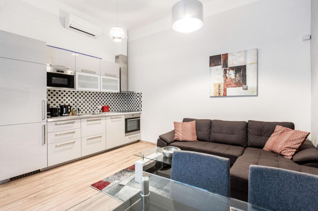 Quiet Nest In The Bustling Centre Of Apartament