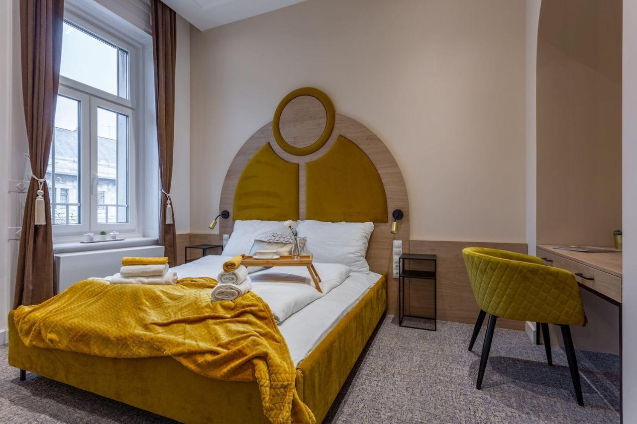 Gellert Apartment *