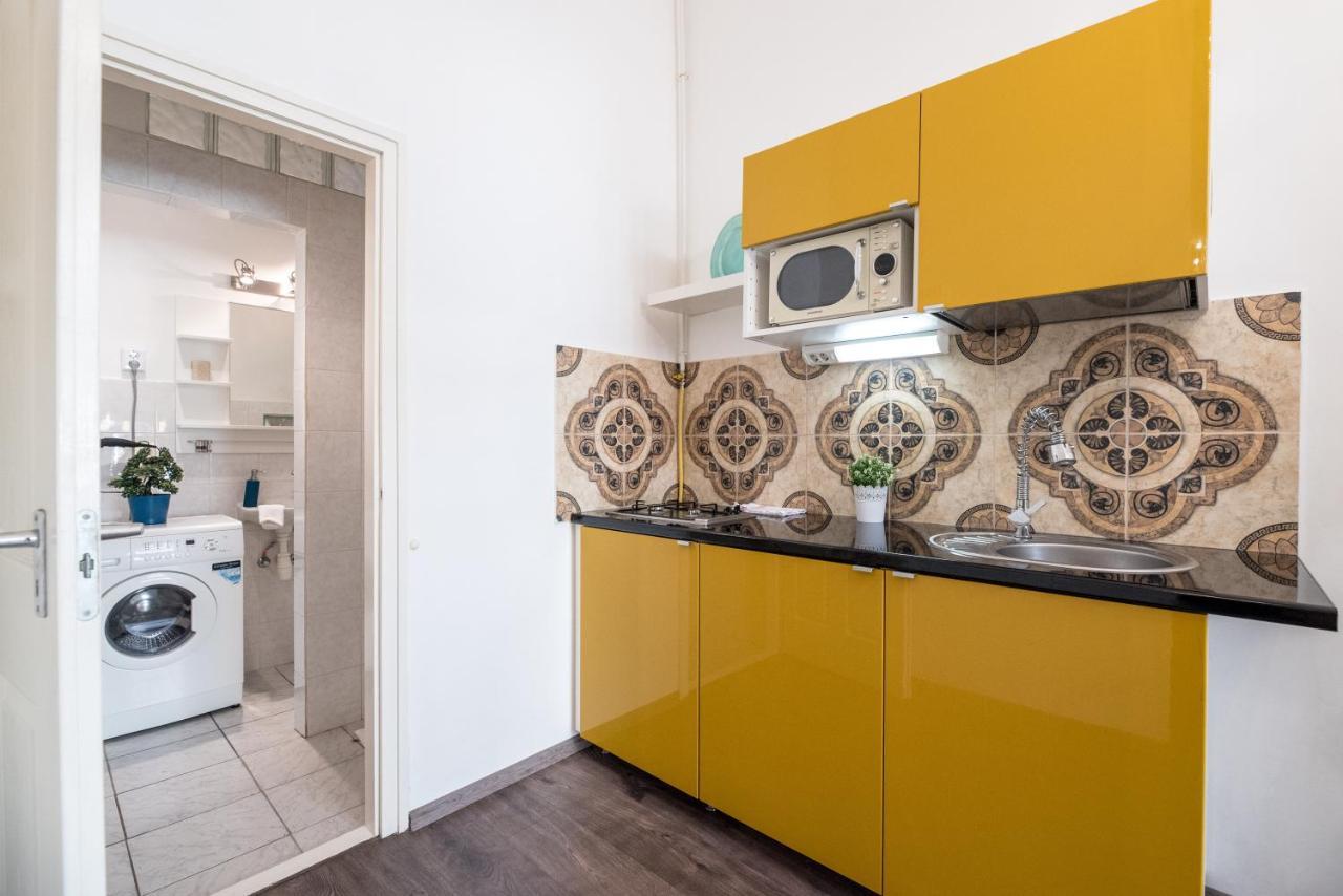 Apartman Central Quiet Studio B&b, Airport Connection *