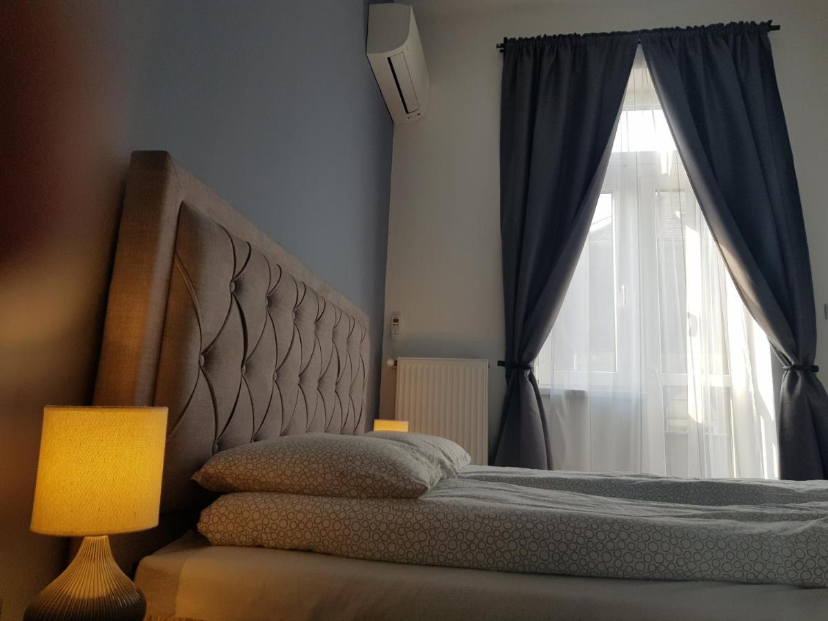 Luxurious With Balconies In Downtown Bp * Budapest