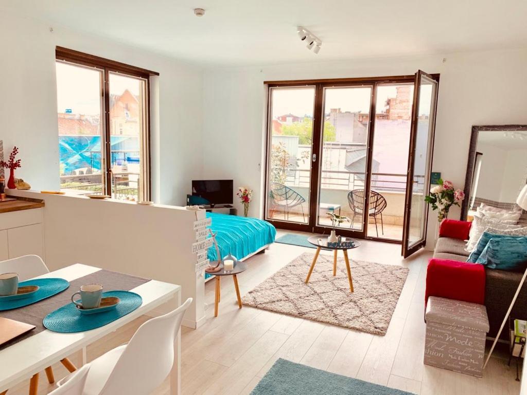 Sunny Deluxe Apt. & Terrace * Budapest