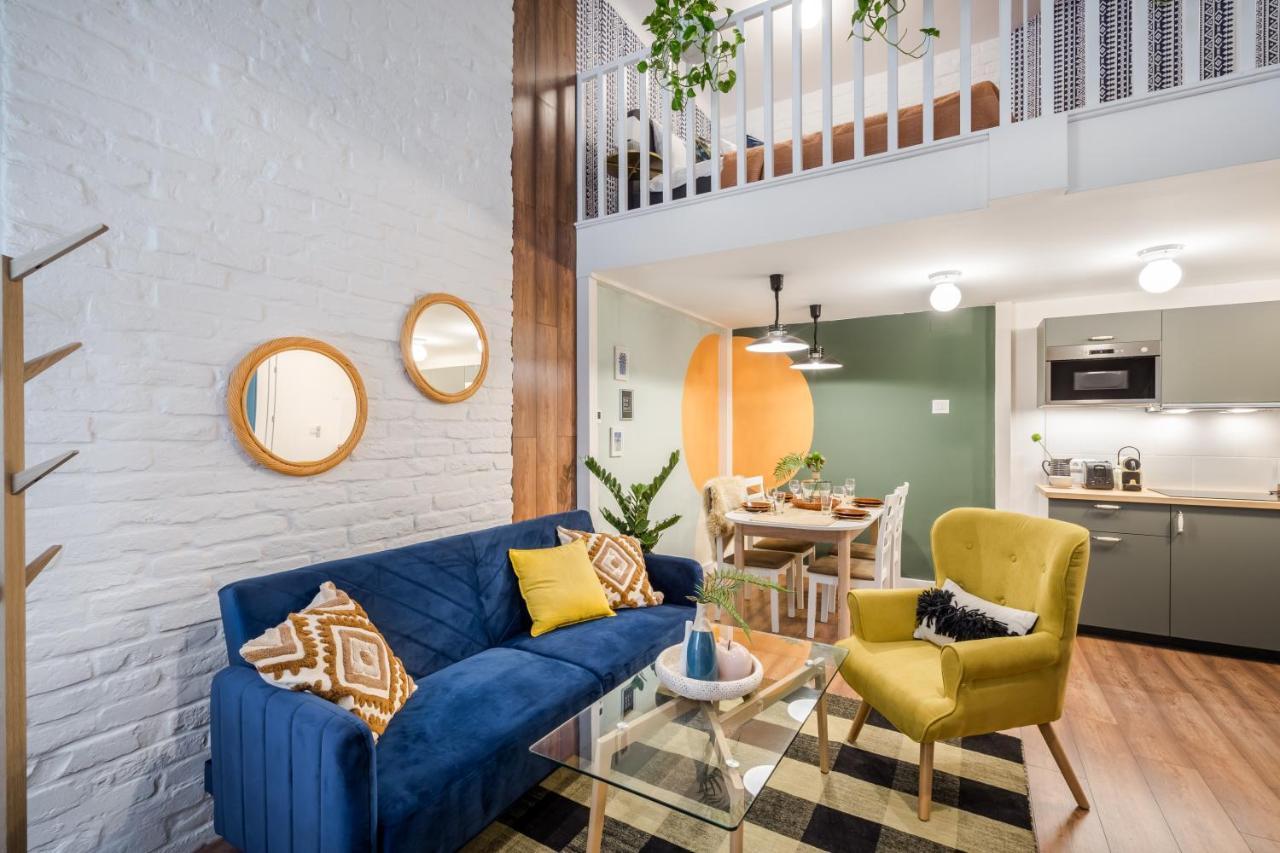 Colorful Designer In The Heart Of Appartement