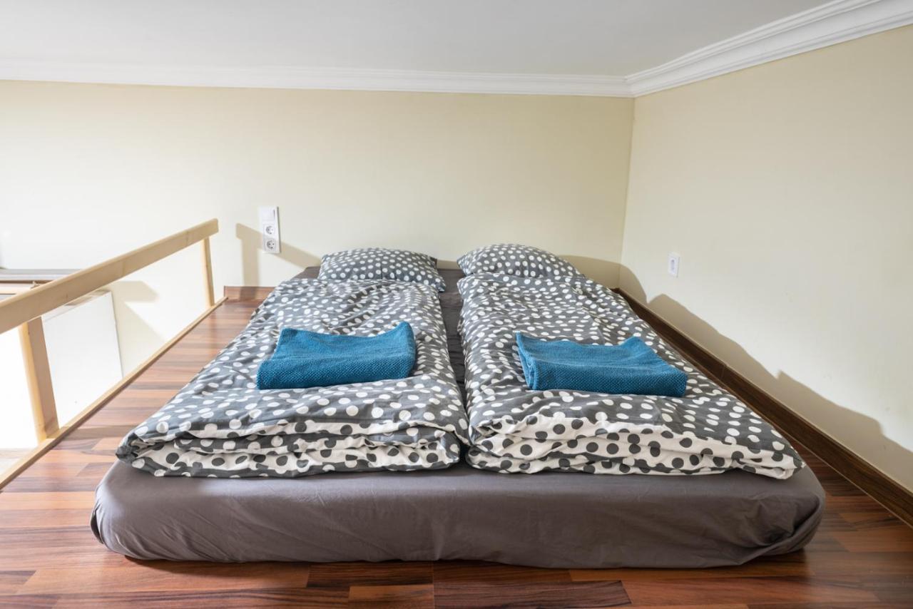 Apartment Cozy & Quiet Near Kiraly Street Free Parking, Ac, Perfect For 4 Guests! *