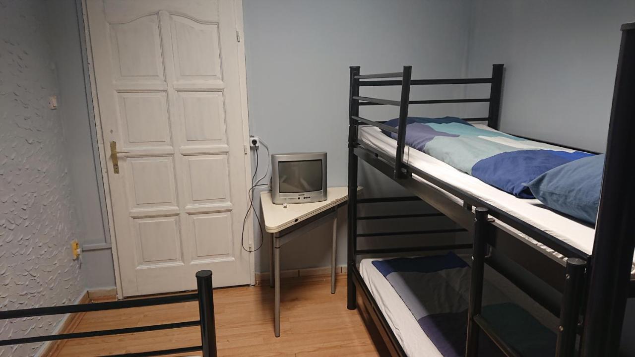 Pillangó Munkásszálló Hostel *