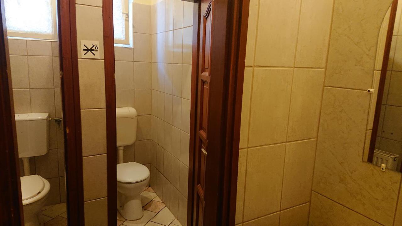 Hostel Pillangó Munkásszálló *
