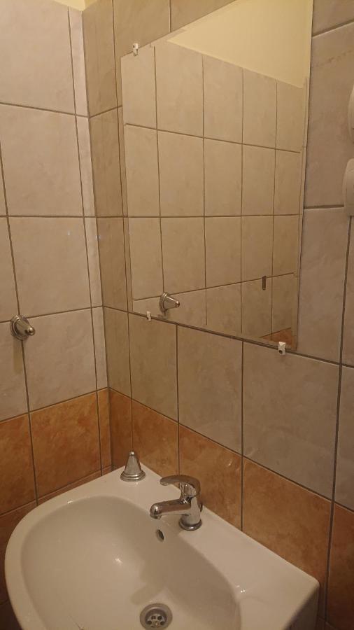 Hostel Pillangó Munkásszálló *