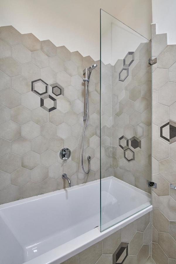 Orangehomes Unique Design 3 Bathrooms Flat * Budapest