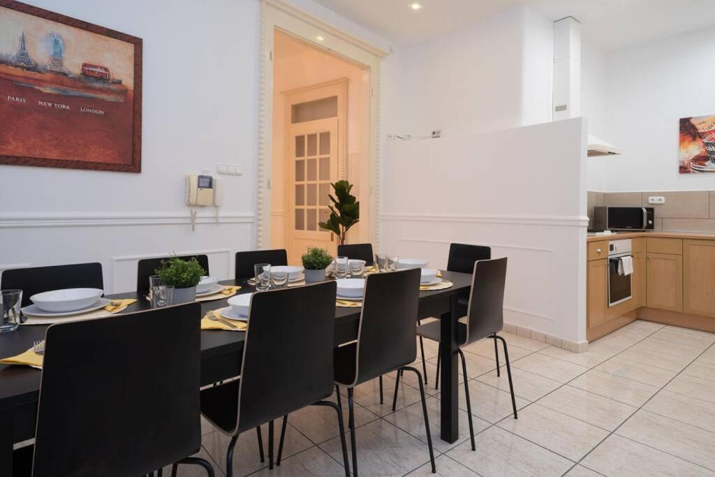 Located, 150 M2 5 Bedrooms Apt., Lejlighed