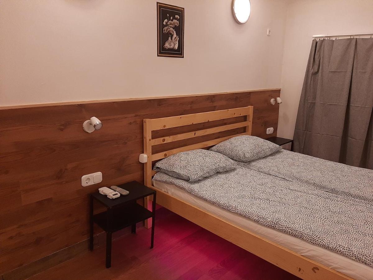 Apartman Voeroesmarty