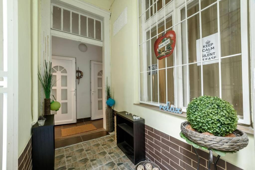Miracle - Center Budapest