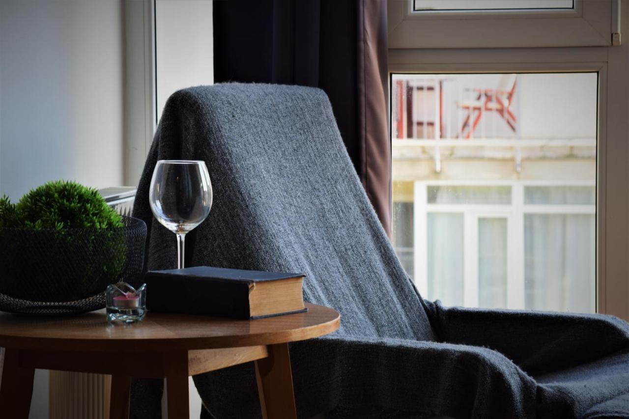 Cosy In Downtown With Free Garage Parking Apartment