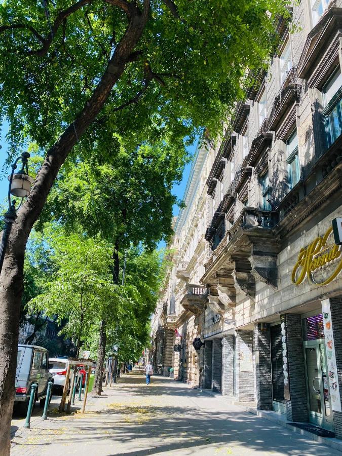 Penzión pre hostí Opera16 Guestrooms *