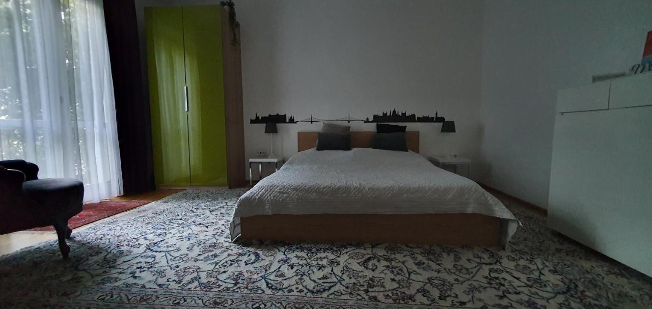Mintage /former Mirage * Boedapest