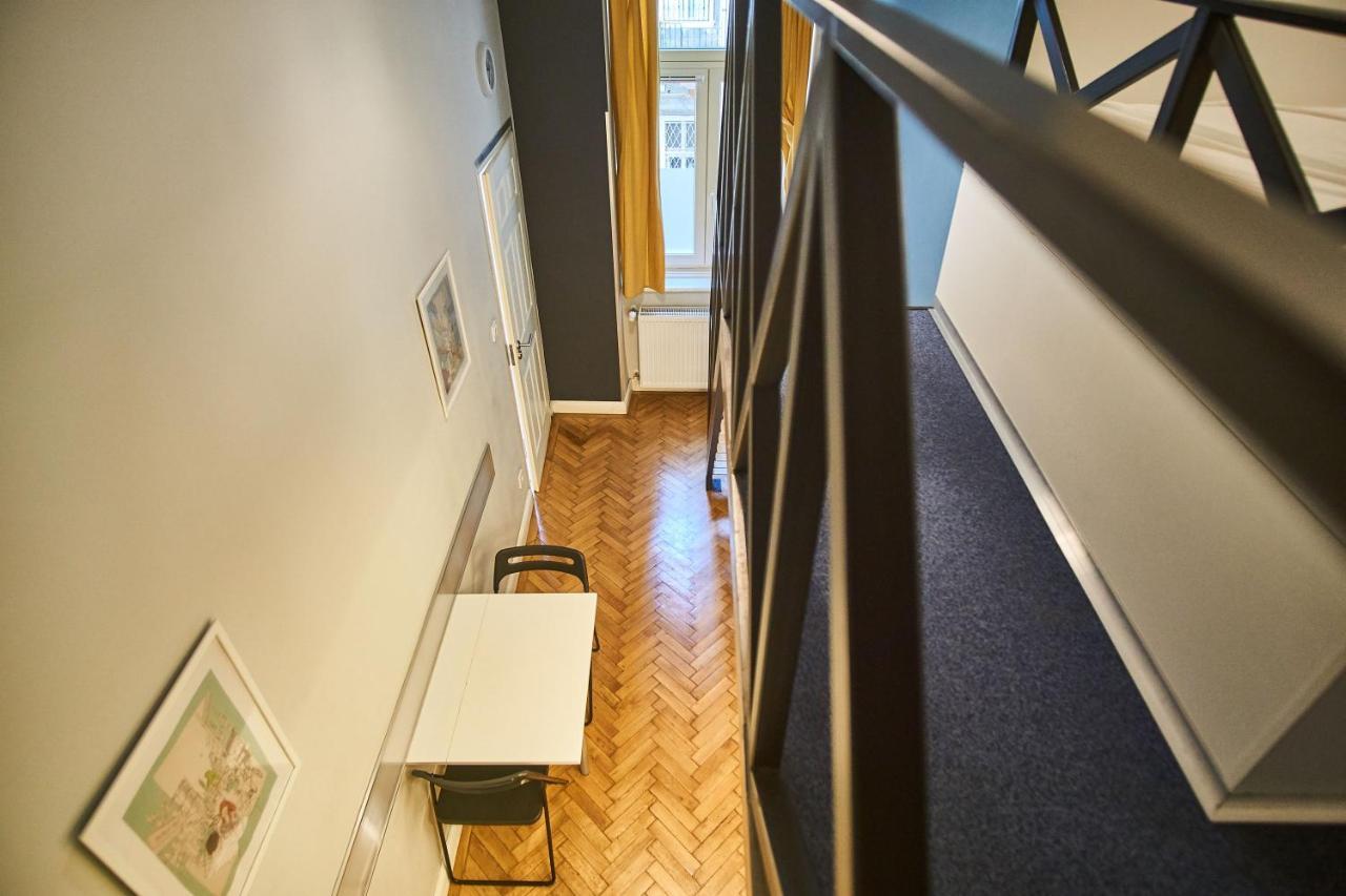 Z40 - Budget Apartment