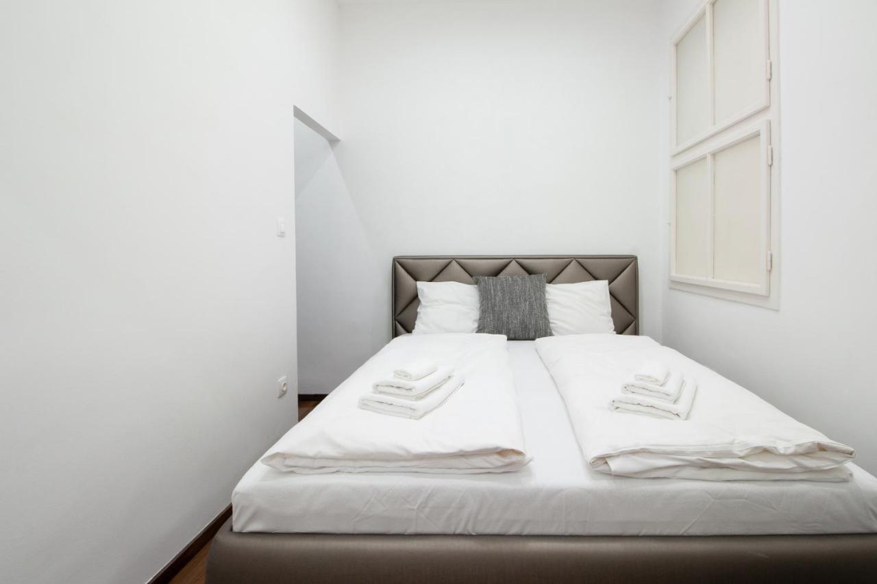 Basilika View Imperial -sas Street -need Reservation For Free Parking Budapest