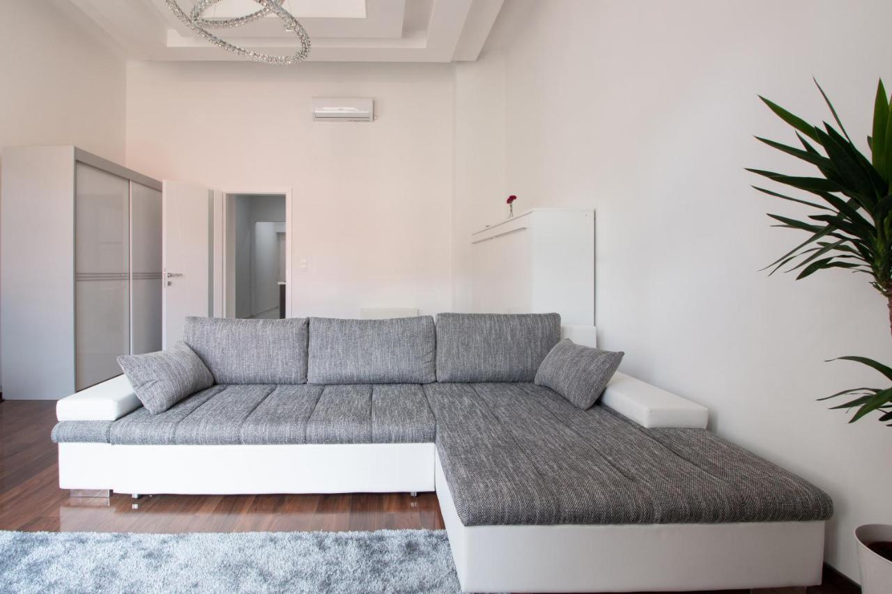 Basilika View Imperial -sas Street -need Reservation For Free Parking Budapest