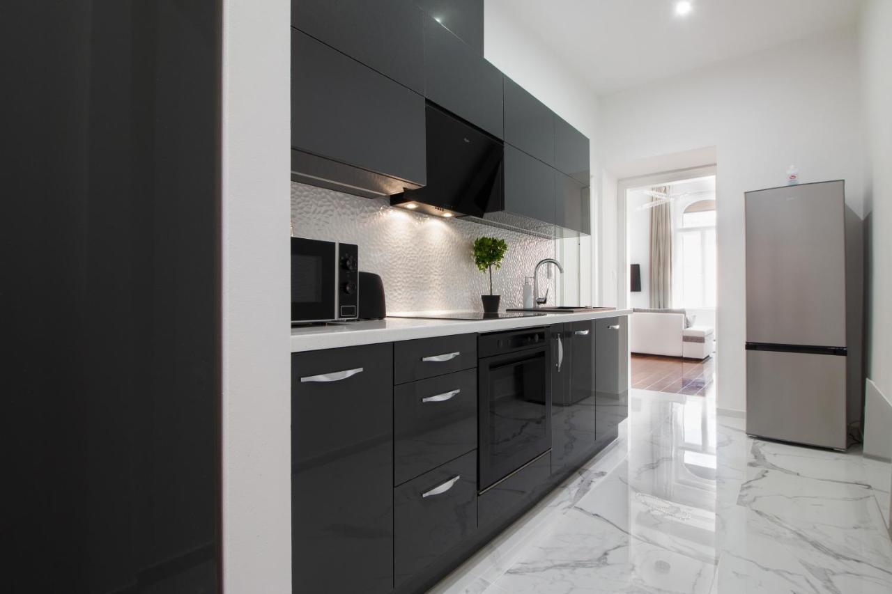 Basilika View Imperial -sas Street -need Reservation For Free Parking Apartamento
