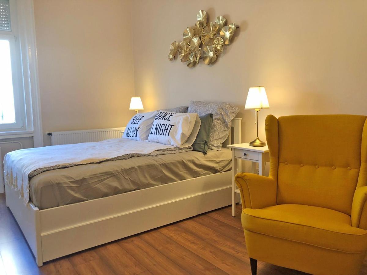 Modern Comfort In Historical Apartment *