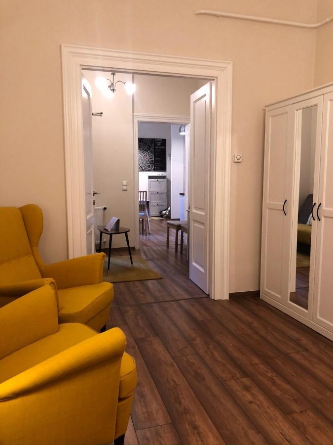 Modern Comfort In Historical Apartment *