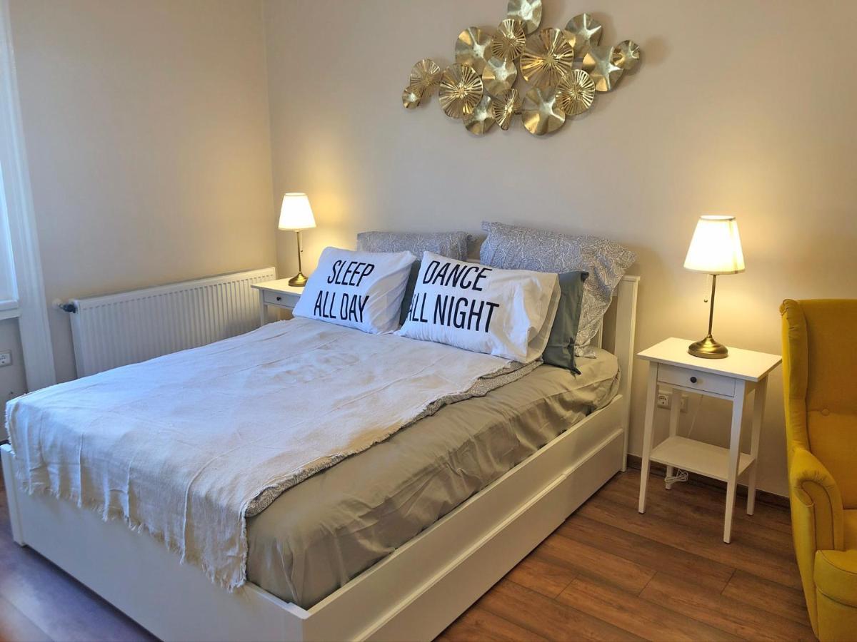 Modern Comfort In Historical Apartment *