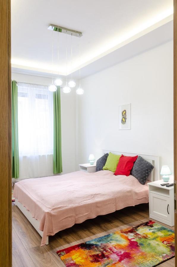 3 En Bedroom Flat In The Main Centre For 6ppl, 3bdr,3bthr,ac Apartment Budapest