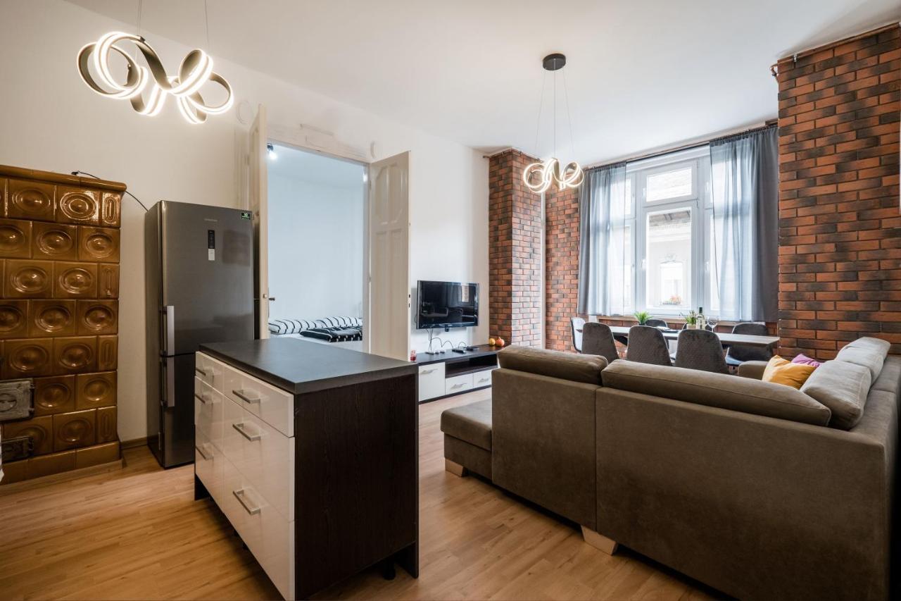 Jacuzzi And Privacy With 2 Balconies And Free Garage Apartmán Budapešť