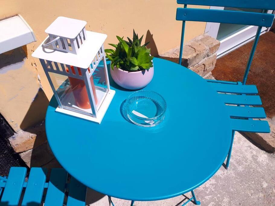 Apartment Modern Stylish 2 Bedroom *