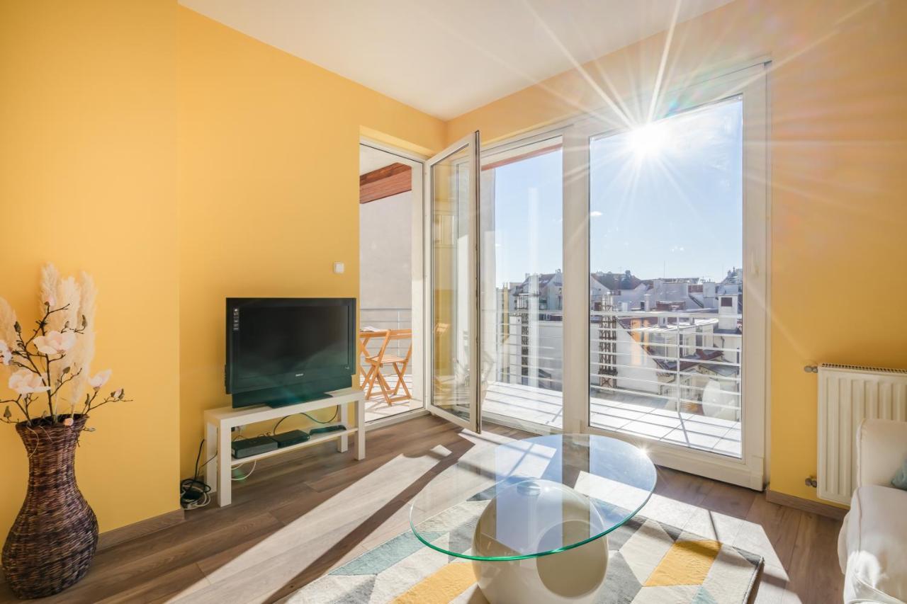 Bpr Amarilla With Balcony Apartment Budapest