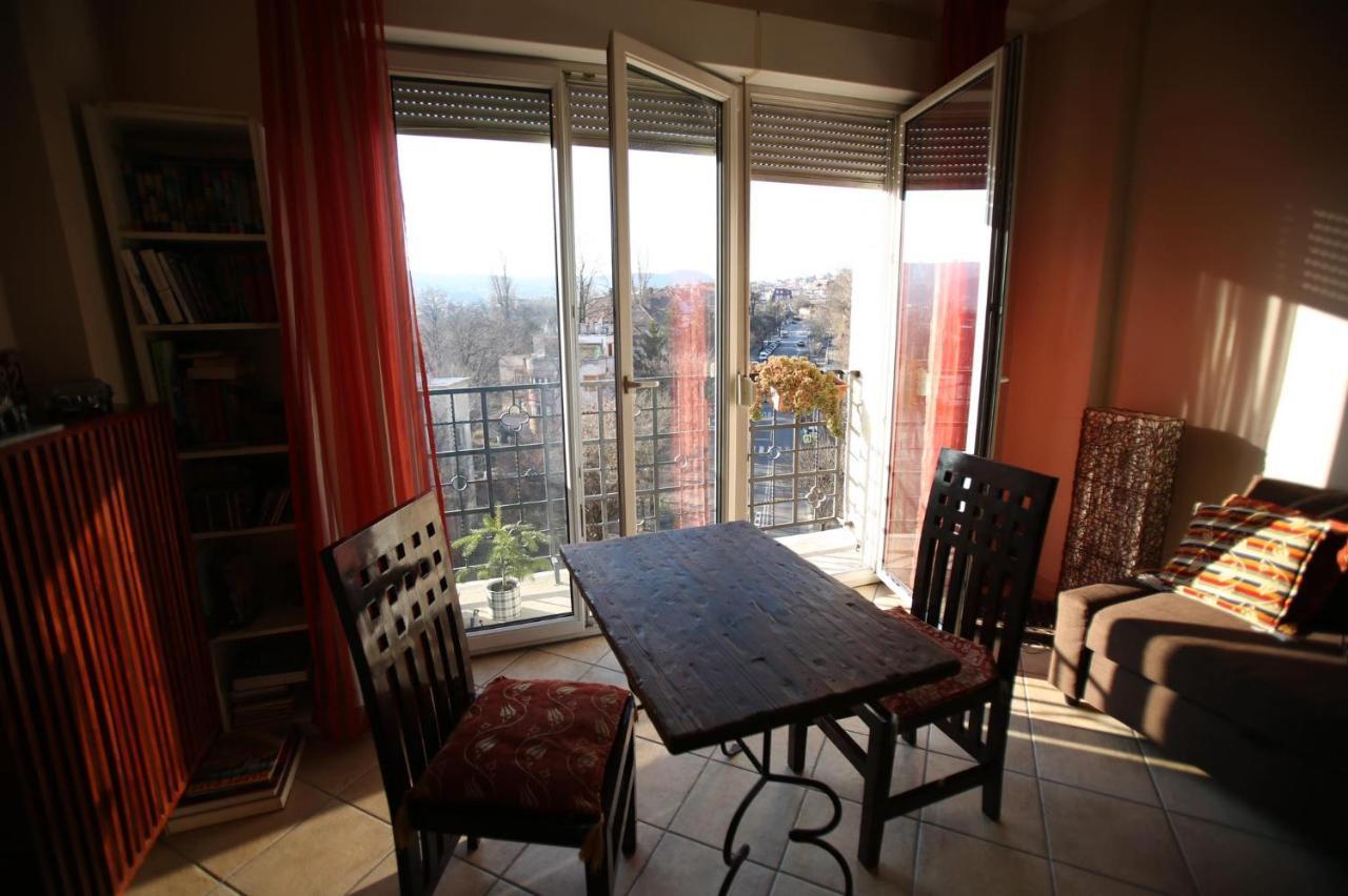 Panoramic Hideaway In Buda