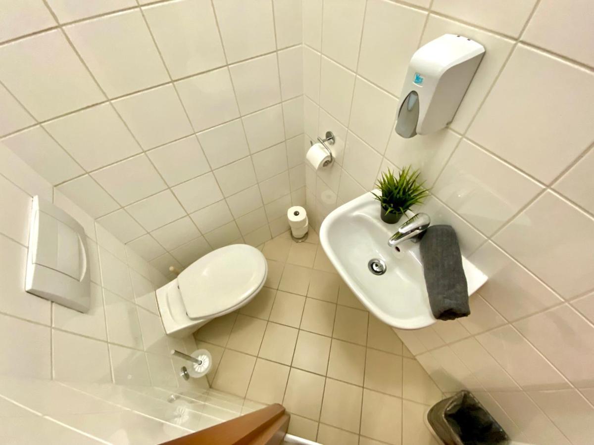 Downtown Vibe-kiraly Ii Apts W Private Balcony Apartment Budapest