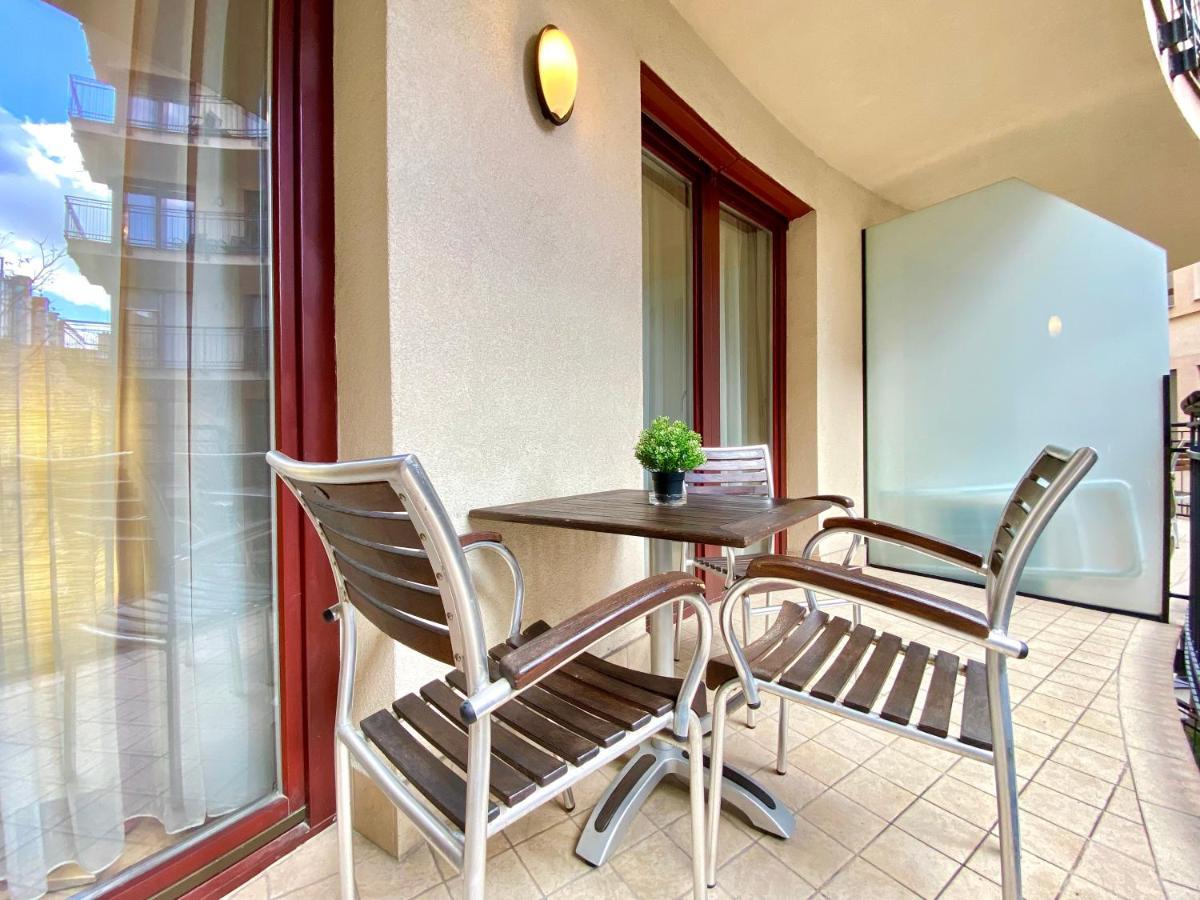 Downtown Vibe-kiraly I Apts W Private Balcony Apartament