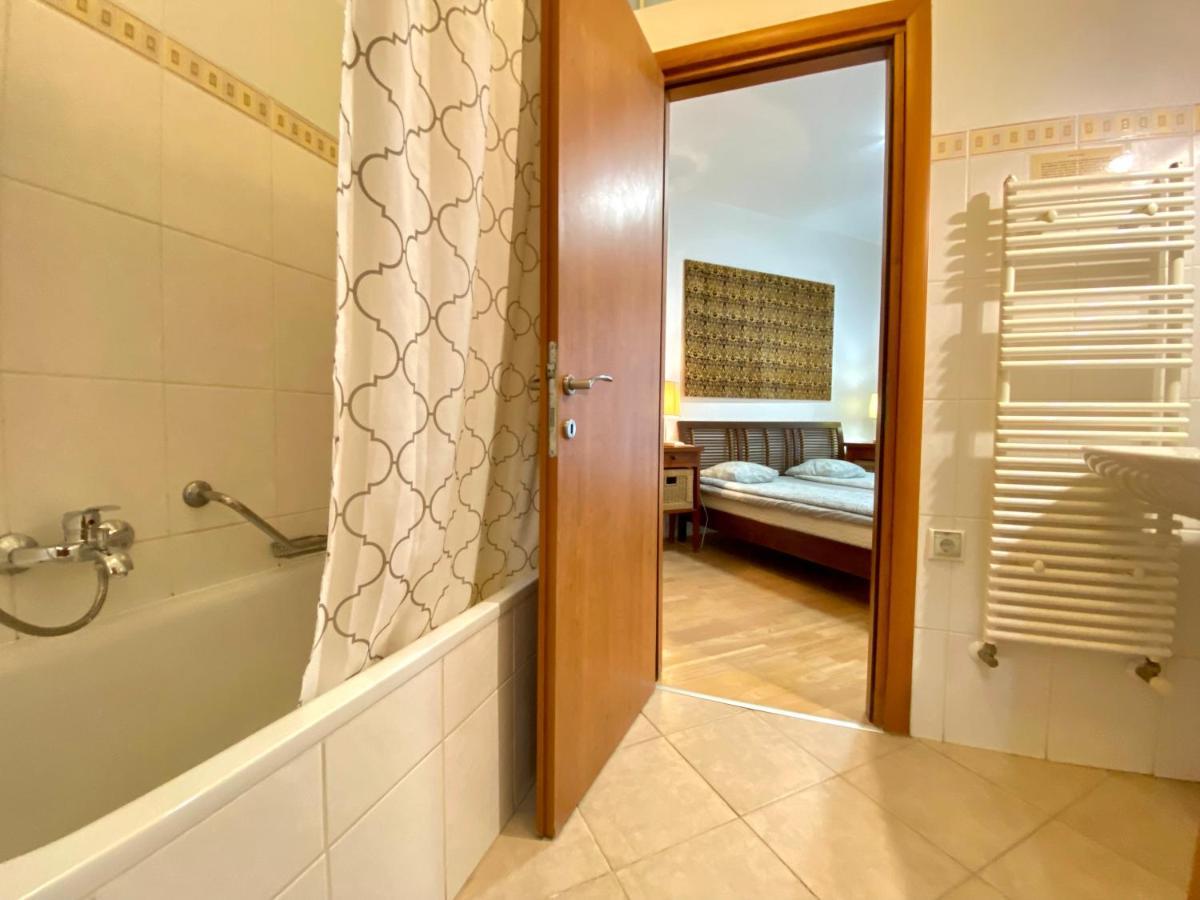 Apartament Downtown Vibe-kiraly I Apts W Private Balcony