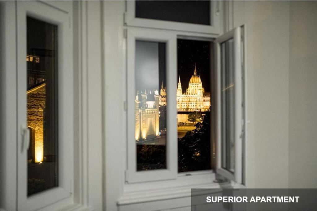 Bpr Agathe Elegant With Parliament View Lejlighed Budapest
