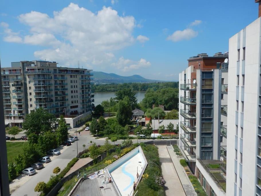 Imádnivaló Medencés Hotellakás Szaunával. Apartamento Budapest