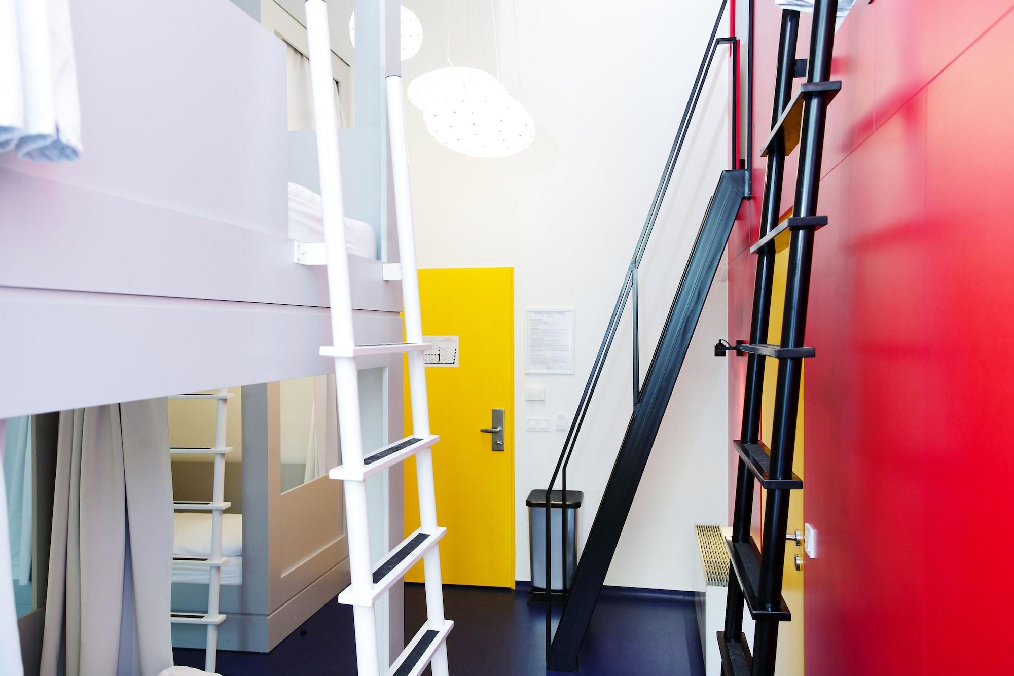 Maverick Soho Hostel *
